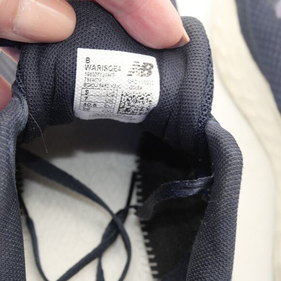 New Balance Women's 9 Fresh Foam Arishi V4 Shoes Sneakers Blue Gold NO Insoles - Picture 12 of 12